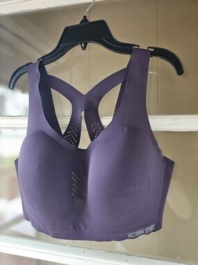 Sz 38D Victoria's Secret Angel Max/ Maxi Deep Purple Sports Bra